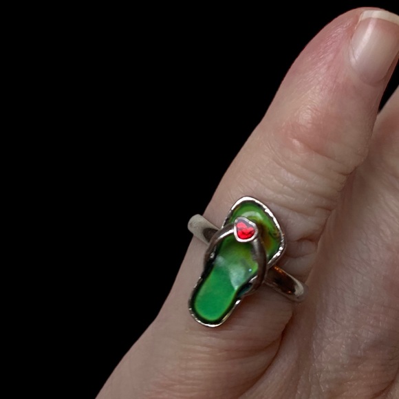 Mood Ring Heart Flip Flop Changes Colors! Adjustable Kids  Women’s Jewelry - Picture 2 of 3